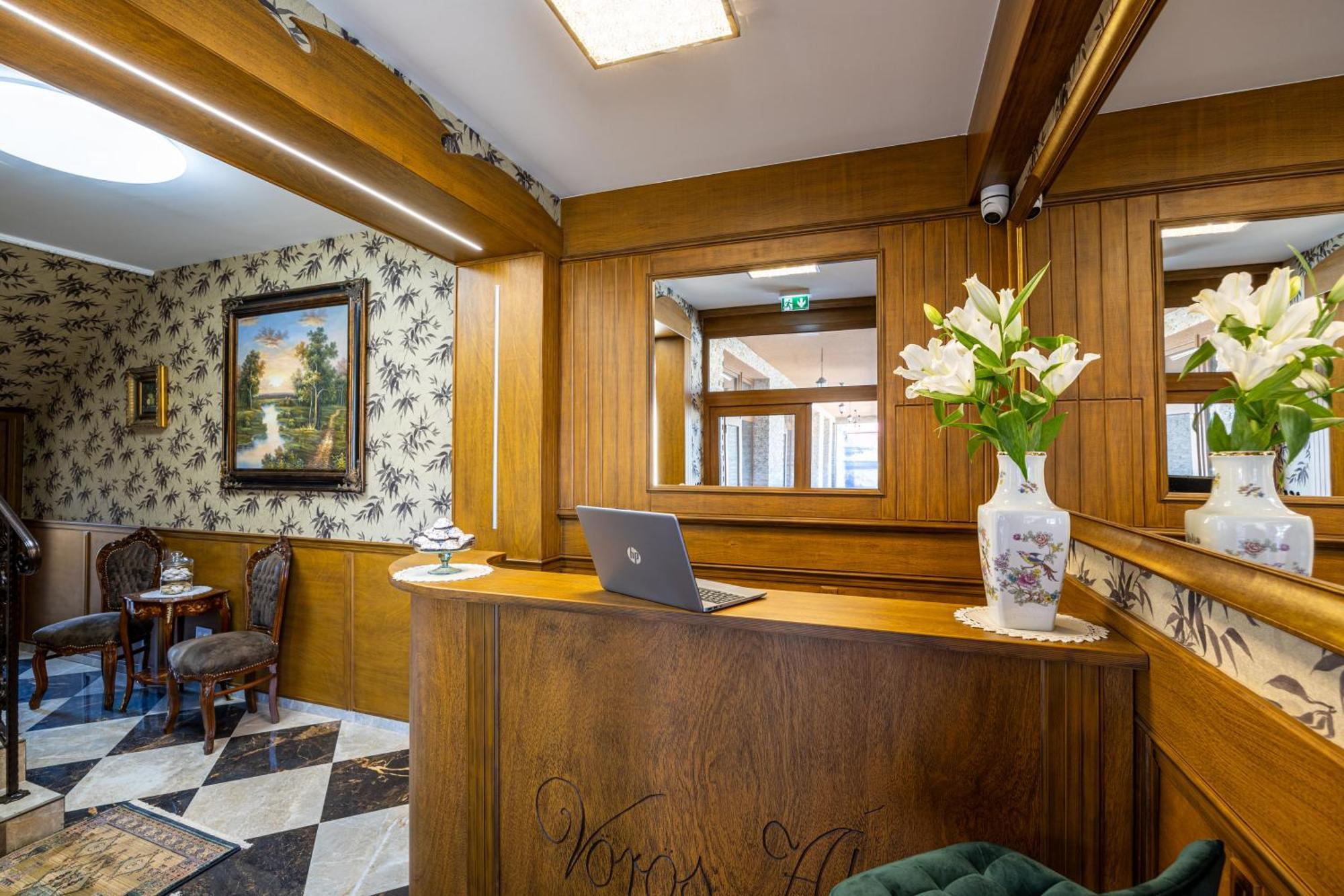 Bed and Breakfast Voeroes Alom Panzio Tiszakécske Exteriér fotografie